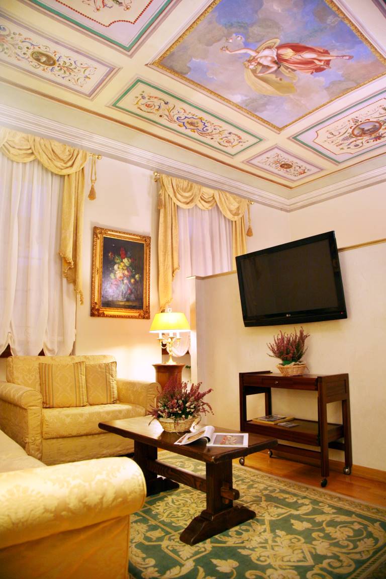 Tornabuoni La Petite Suite