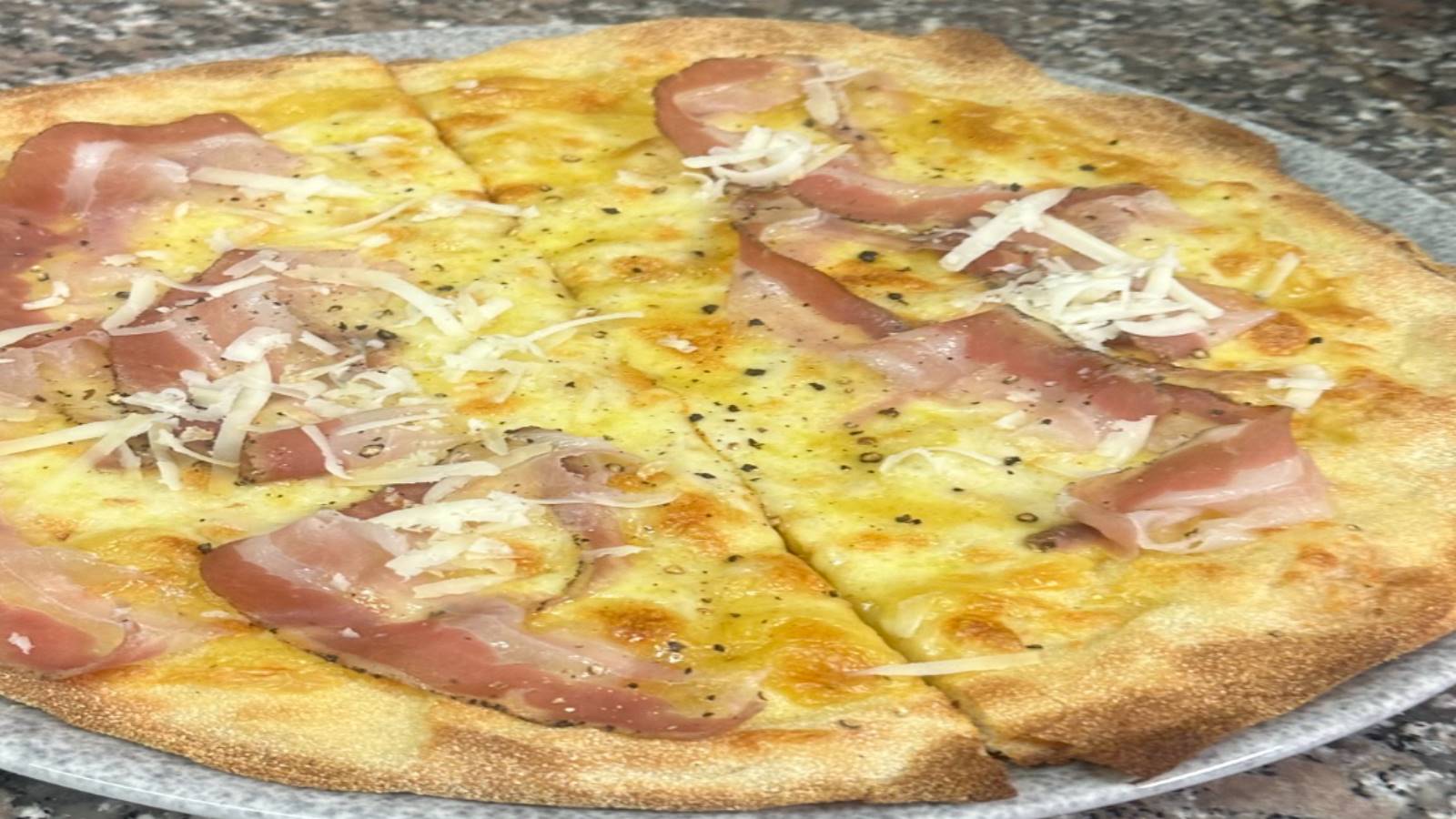 PIZZA CARBONARA PIZZA CARBONARA