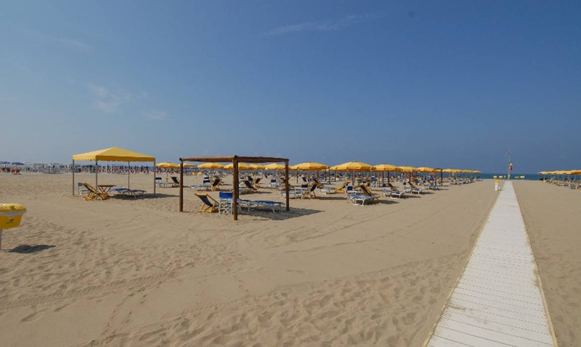 Bathing establishment Bagno Rossella Viareggio Bathing establishment Bagno Rossella Viareggio