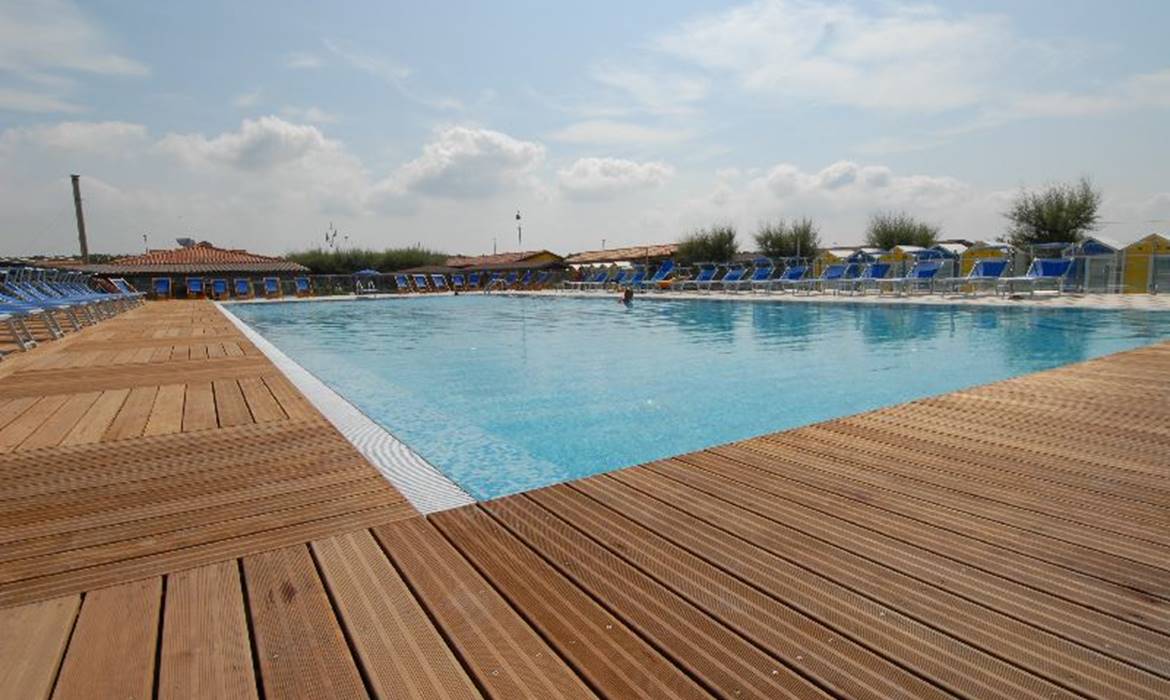 Bathing establishment Bagno Rossella Viareggio Bathing establishment Bagno Rossella Viareggio
