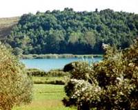 lago dell accesa mare Toscana
