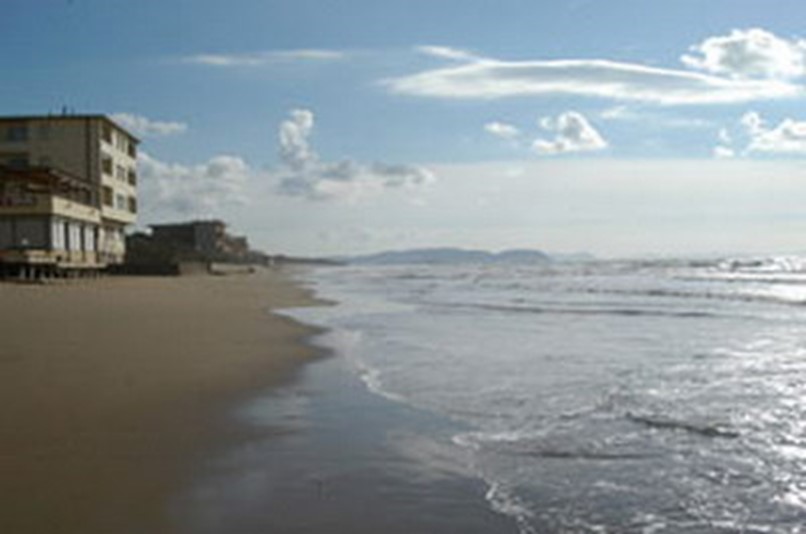 san vincenzo beach