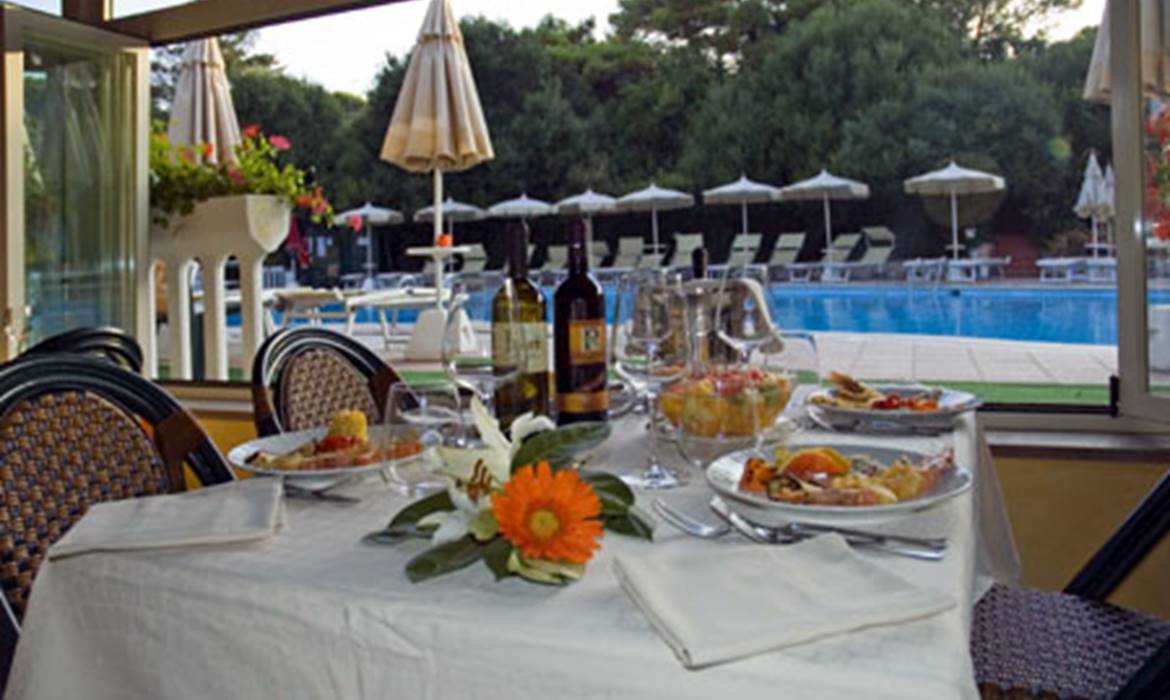 1 Hotel MARINETTA